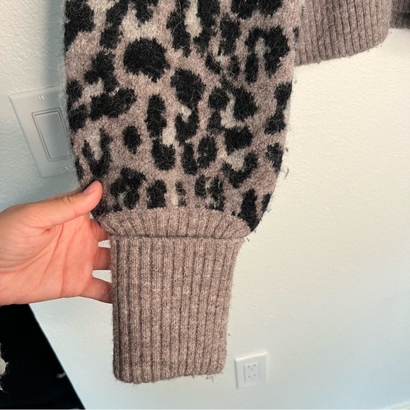 Marissa Webb Nelli Leopard Crewneck Pullover extra small - Picture 4 of 10